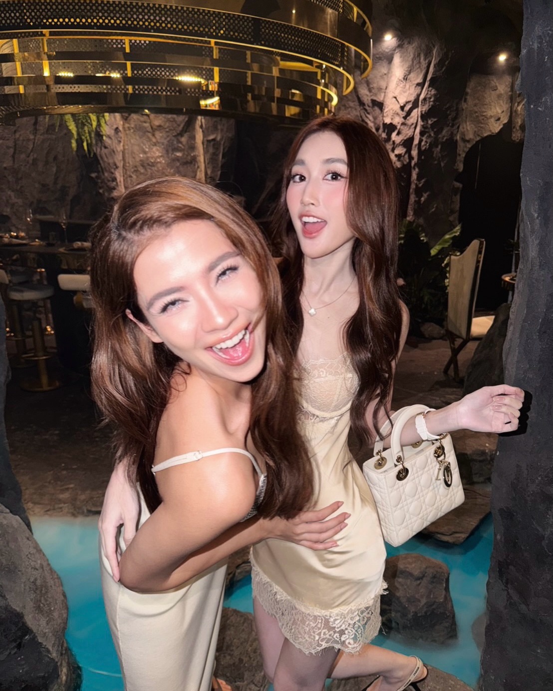 เบส - รักษ์วนีย์ คำสิงห์