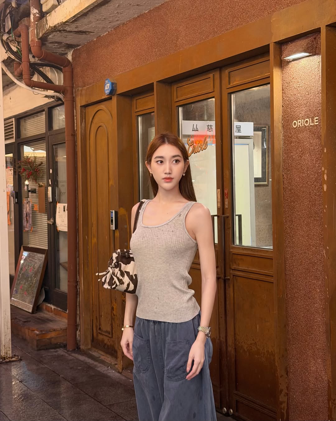 เบส - รักษ์วนีย์ คำสิงห์