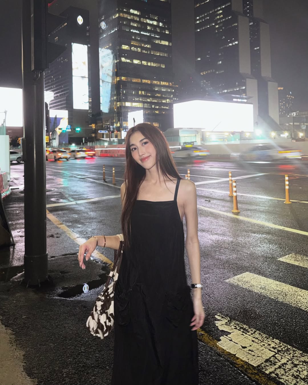 เบส - รักษ์วนีย์ คำสิงห์