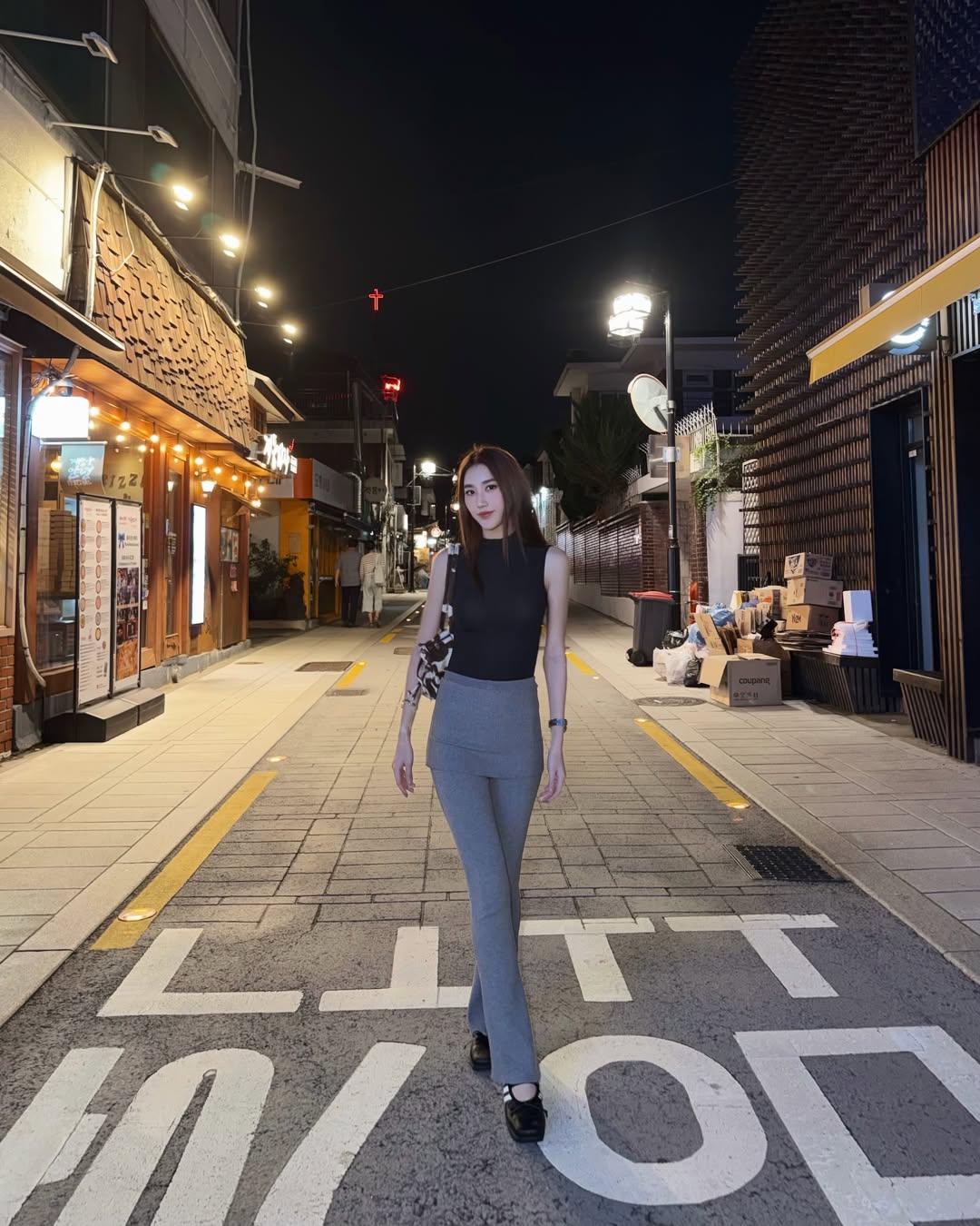 เบส - รักษ์วนีย์ คำสิงห์