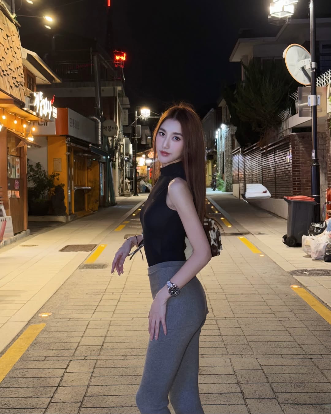 เบส - รักษ์วนีย์ คำสิงห์