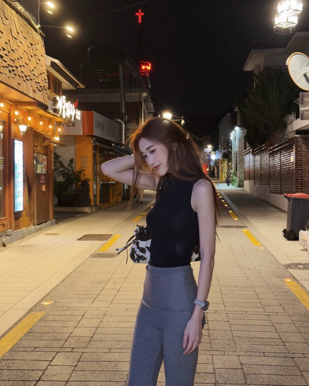 เบส - รักษ์วนีย์ คำสิงห์