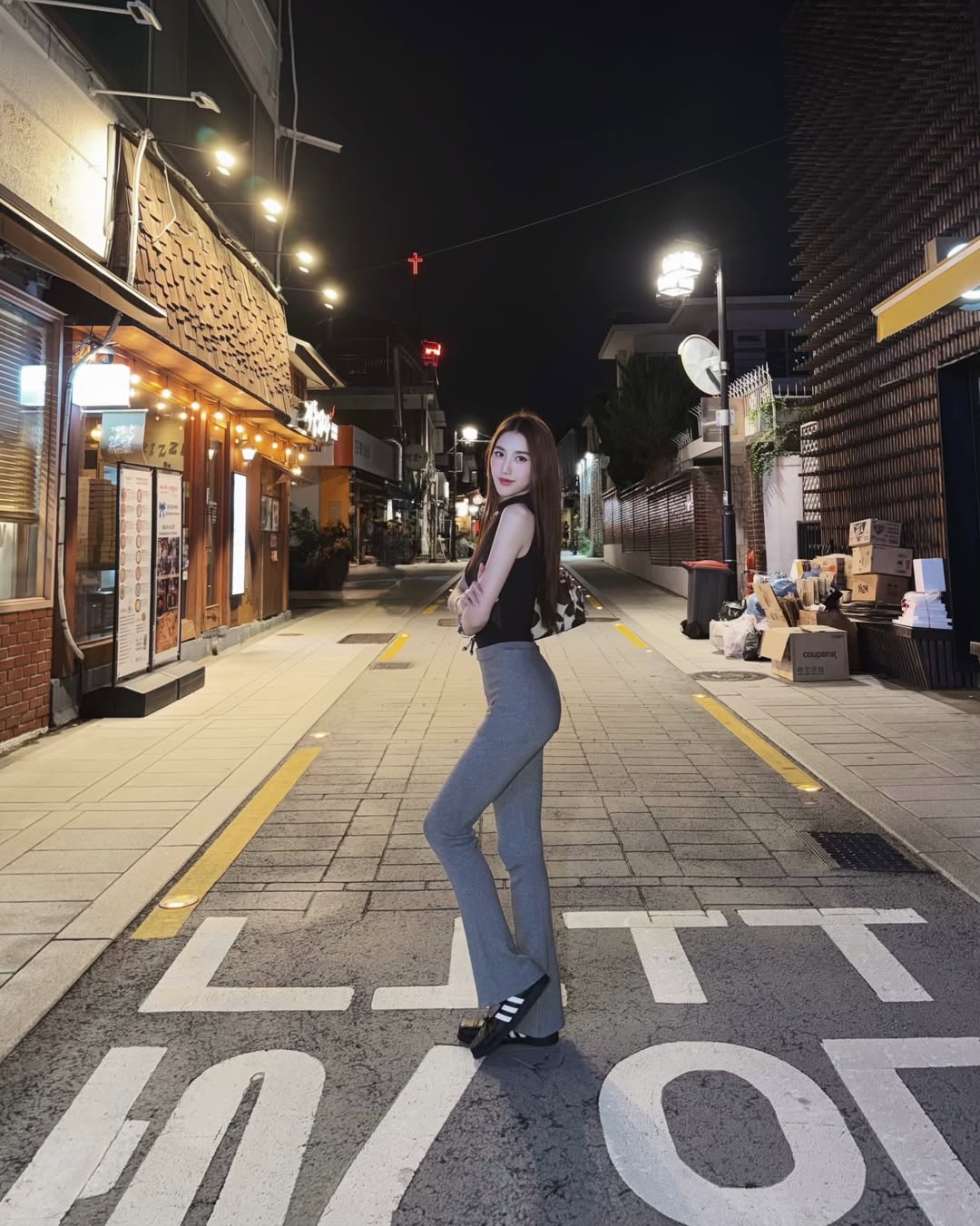 เบส - รักษ์วนีย์ คำสิงห์