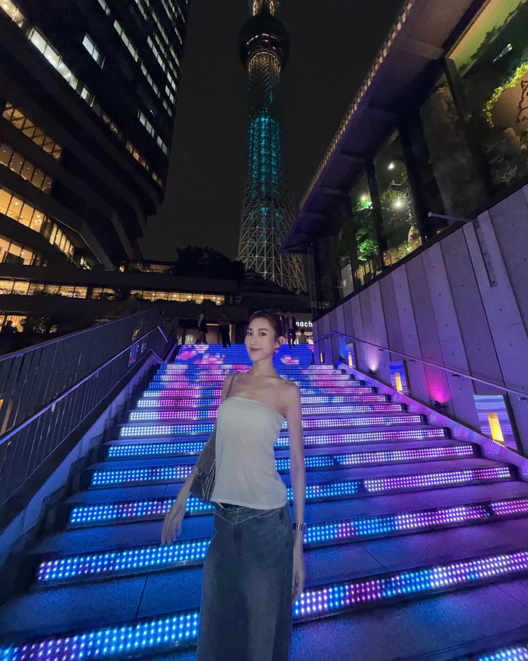 เบส - รักษ์วนีย์ คำสิงห์