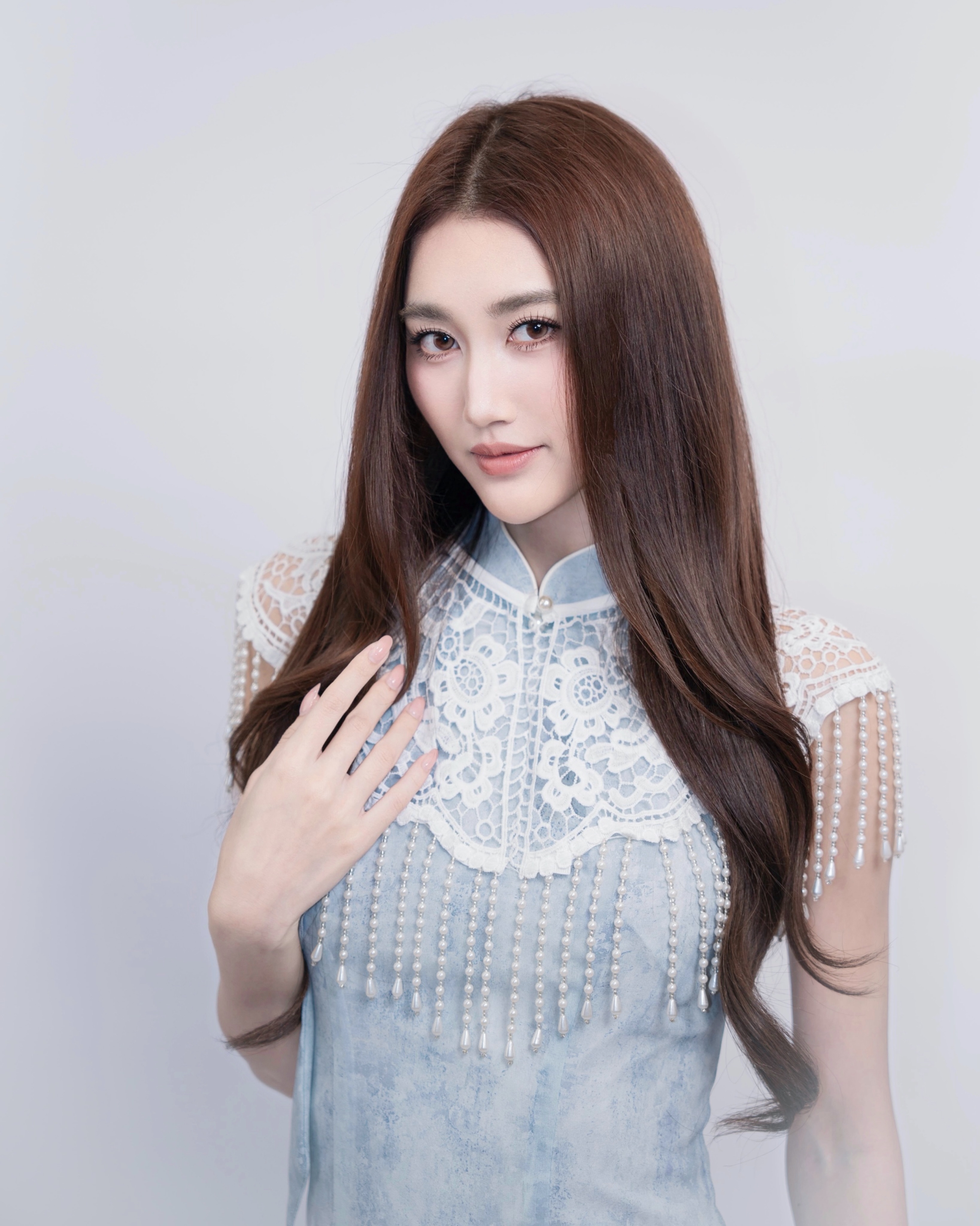 เบส - รักษ์วนีย์ คำสิงห์