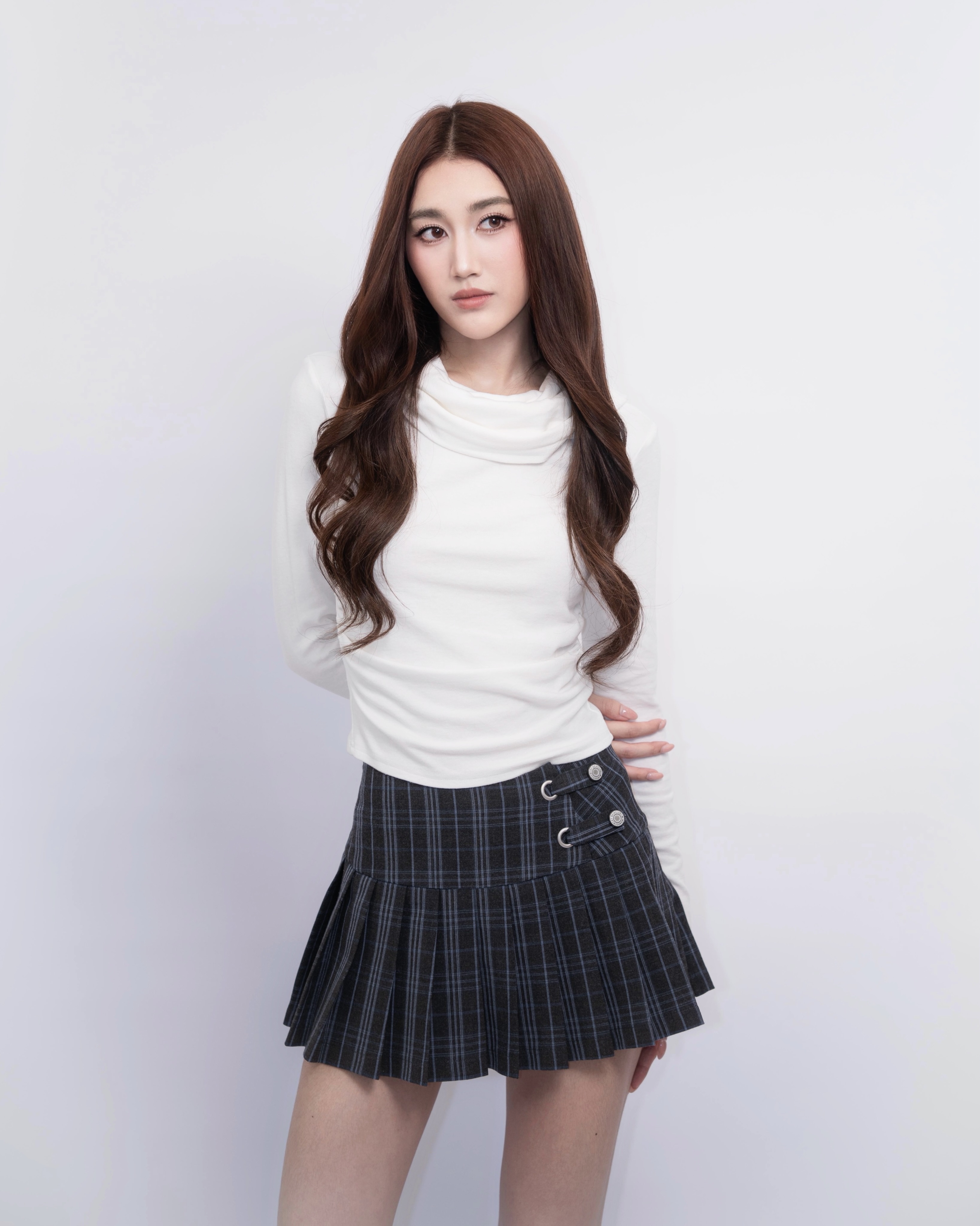 เบส - รักษ์วนีย์ คำสิงห์