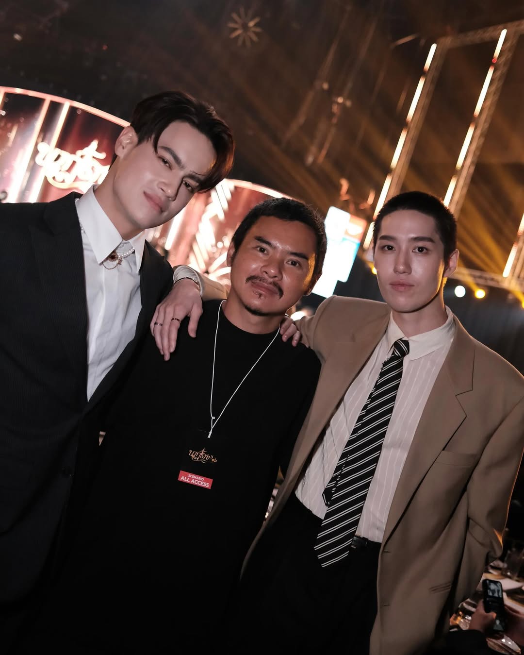 ต่อ - ธนภพ ลีรัตนขจร