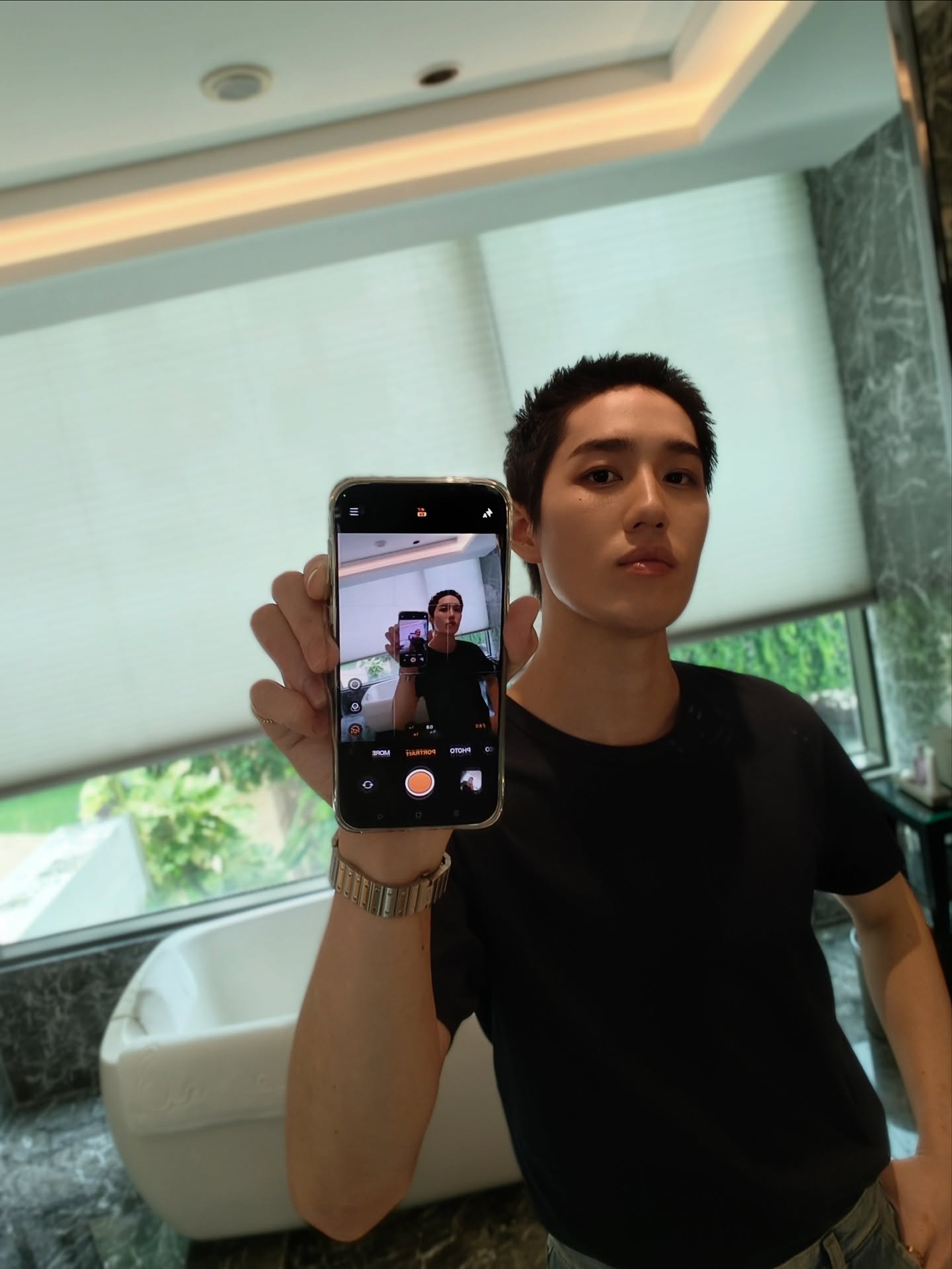 ต่อ - ธนภพ ลีรัตนขจร
