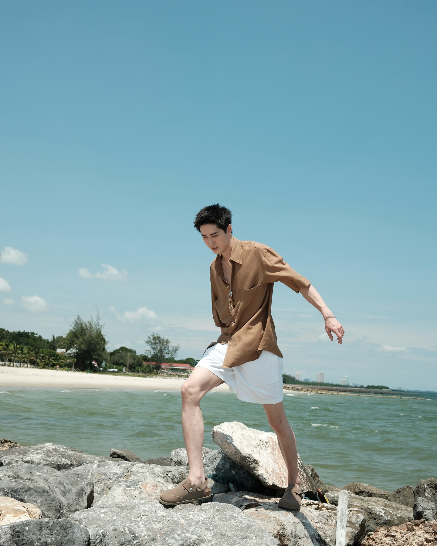 ต่อ - ธนภพ ลีรัตนขจร