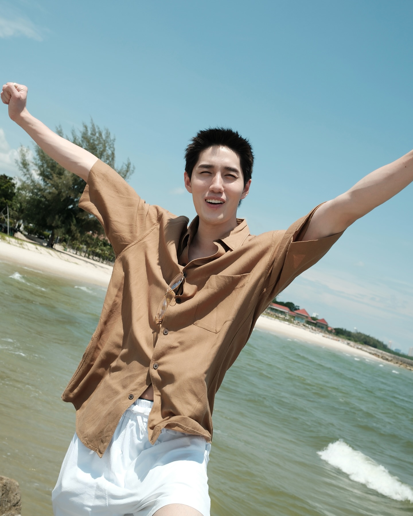 ต่อ - ธนภพ ลีรัตนขจร