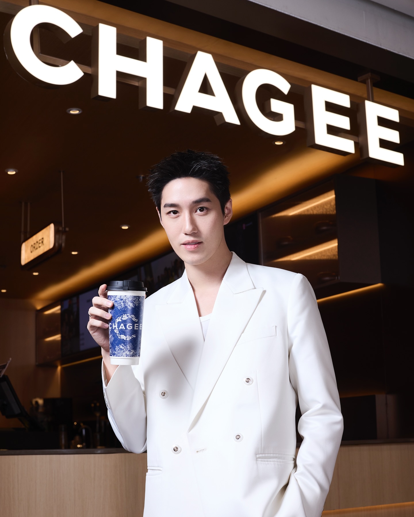 ต่อ - ธนภพ ลีรัตนขจร