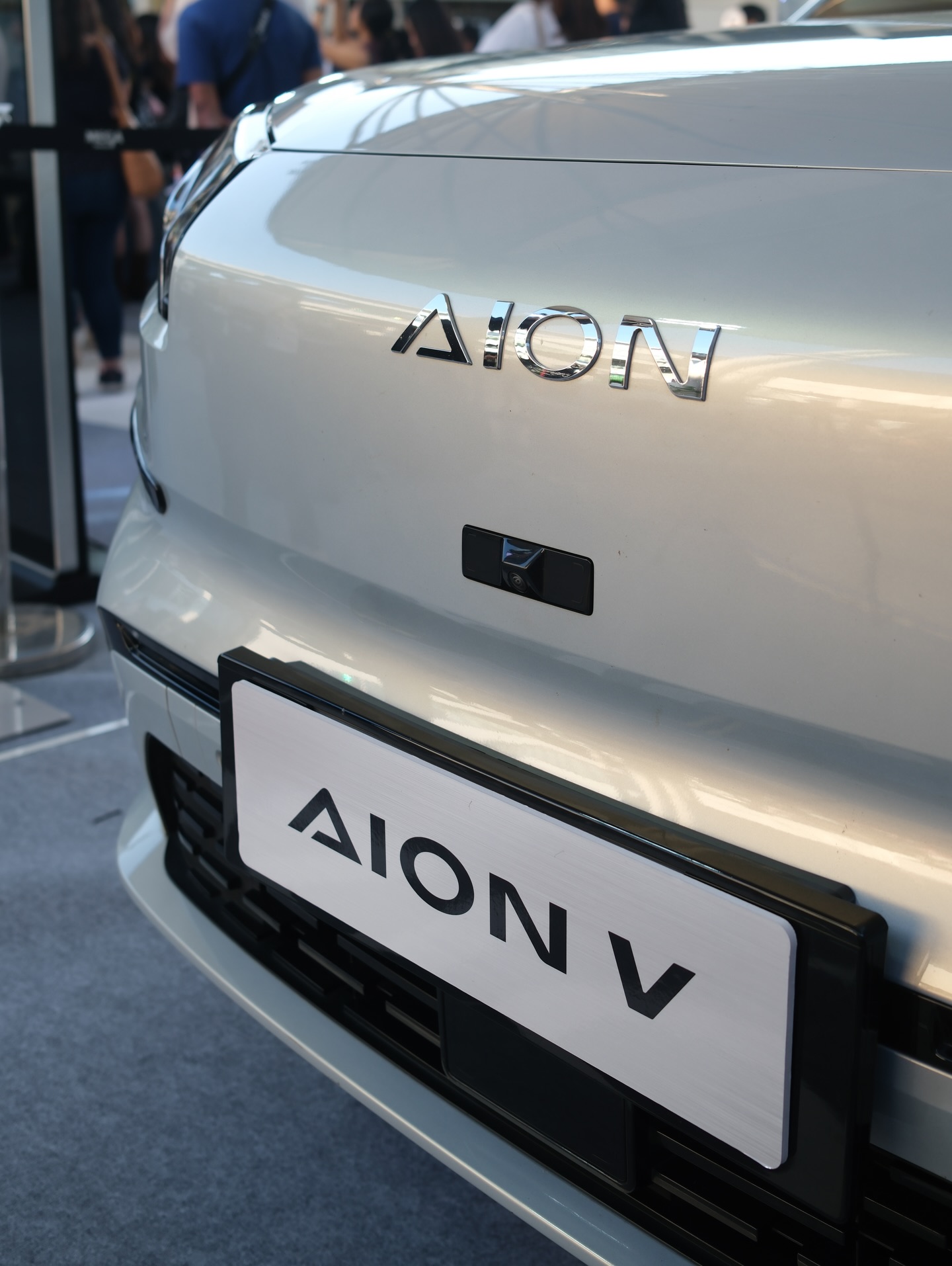 ต่อ - ธนภพ ลีรัตนขจร