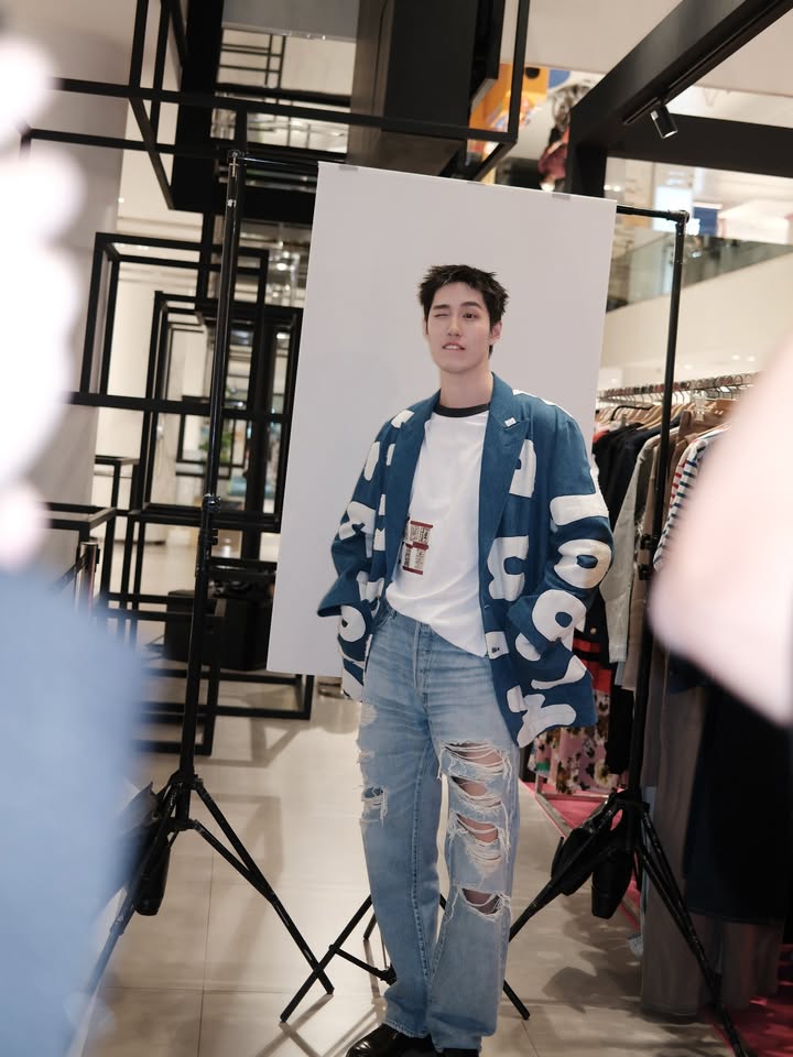 ต่อ - ธนภพ ลีรัตนขจร