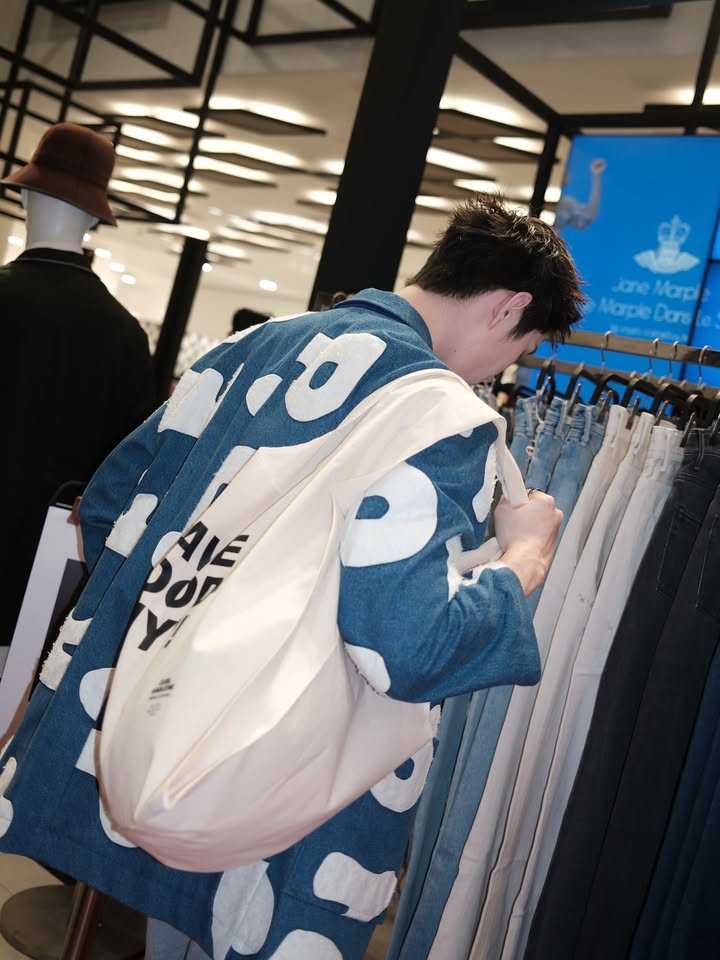 ต่อ - ธนภพ ลีรัตนขจร