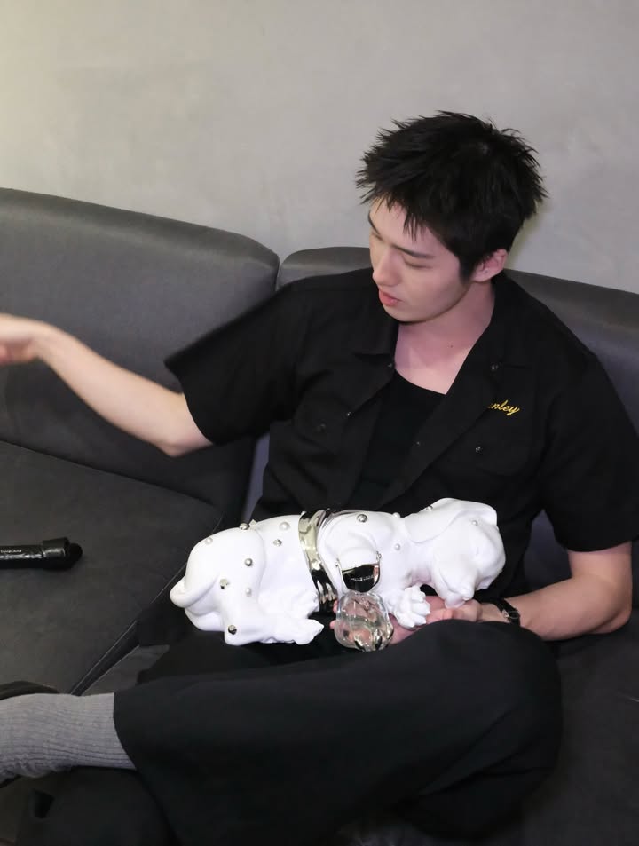 ต่อ - ธนภพ ลีรัตนขจร