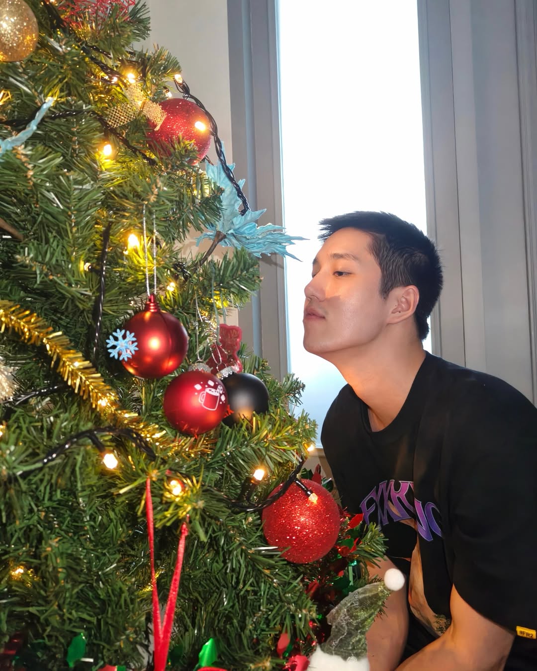 ต่อ - ธนภพ ลีรัตนขจร