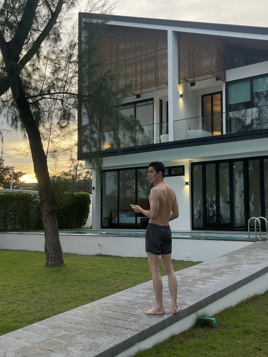 ต่อ - ธนภพ ลีรัตนขจร