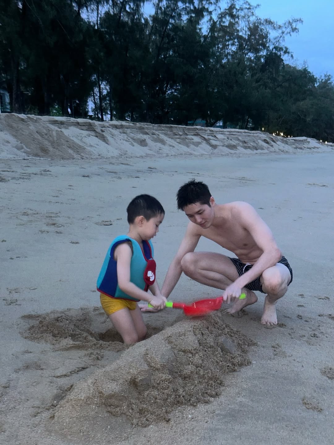 ต่อ - ธนภพ ลีรัตนขจร