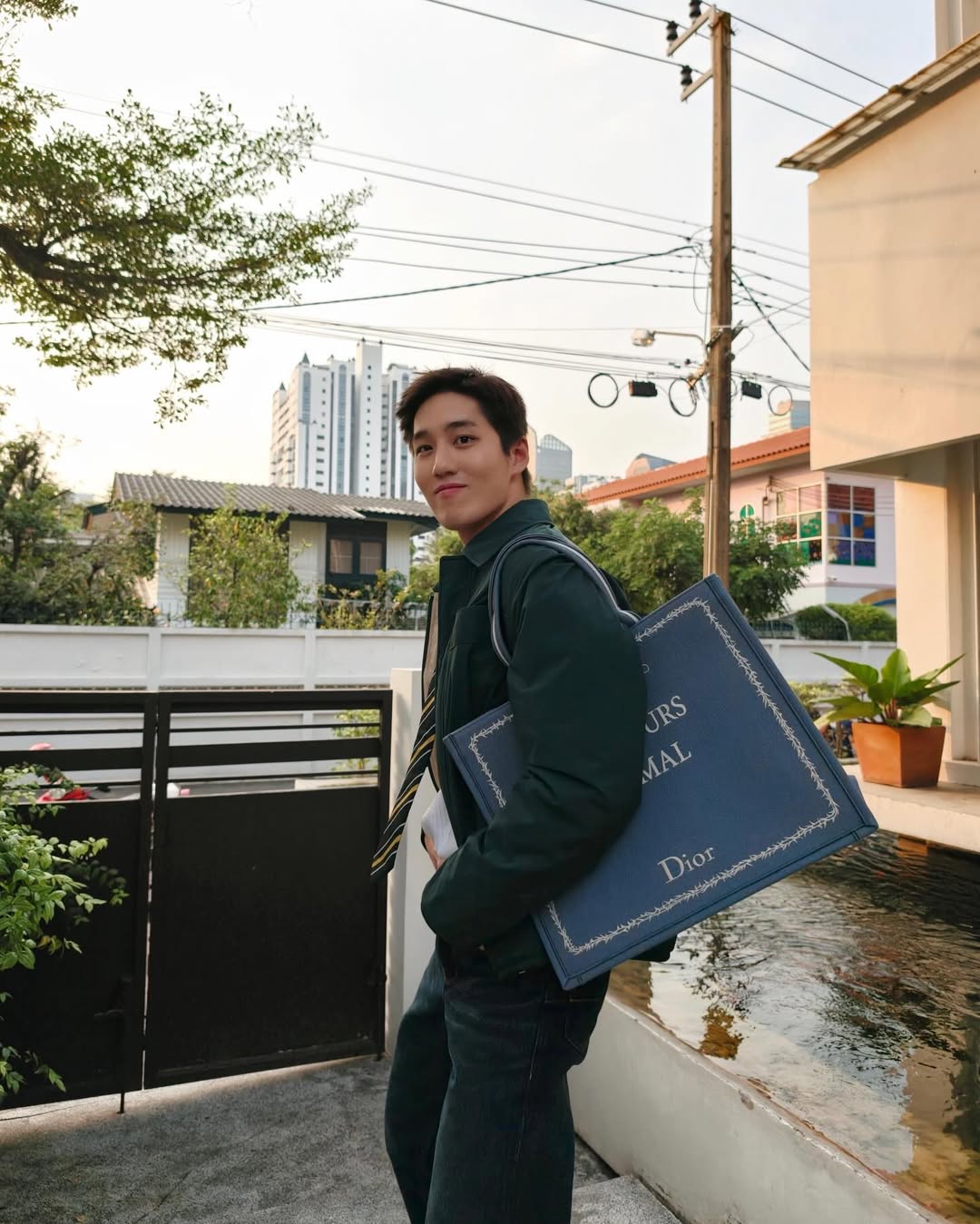 ต่อ - ธนภพ ลีรัตนขจร