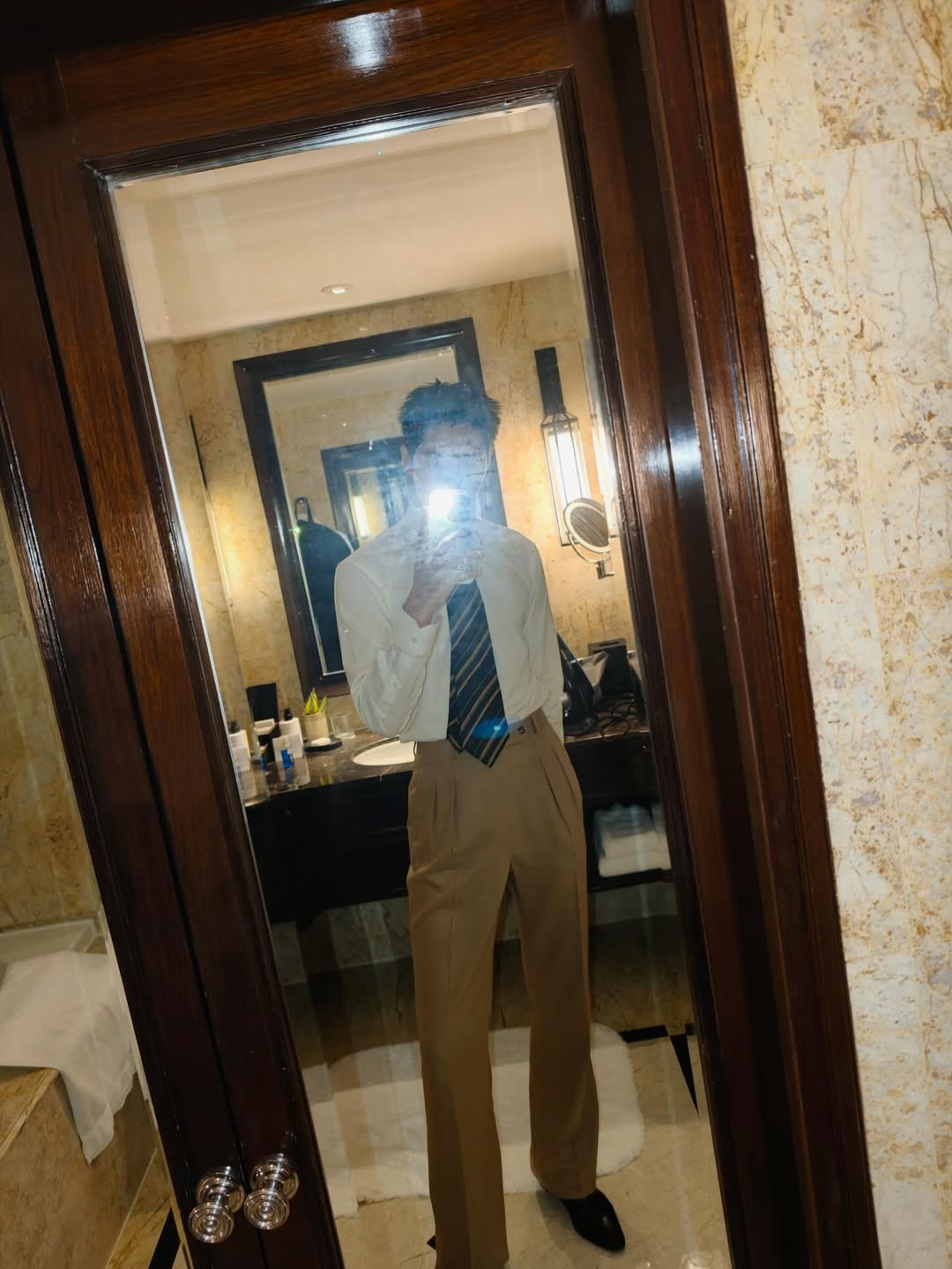 ต่อ - ธนภพ ลีรัตนขจร