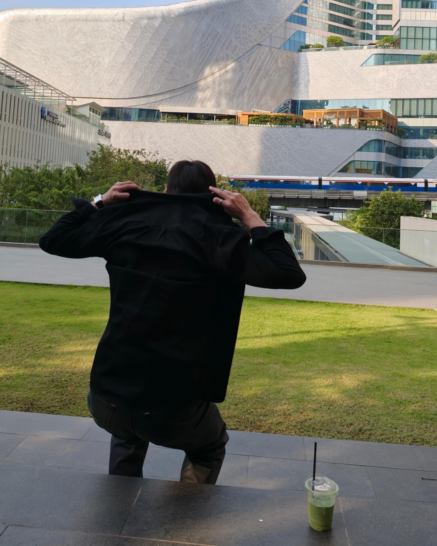 ต่อ - ธนภพ ลีรัตนขจร