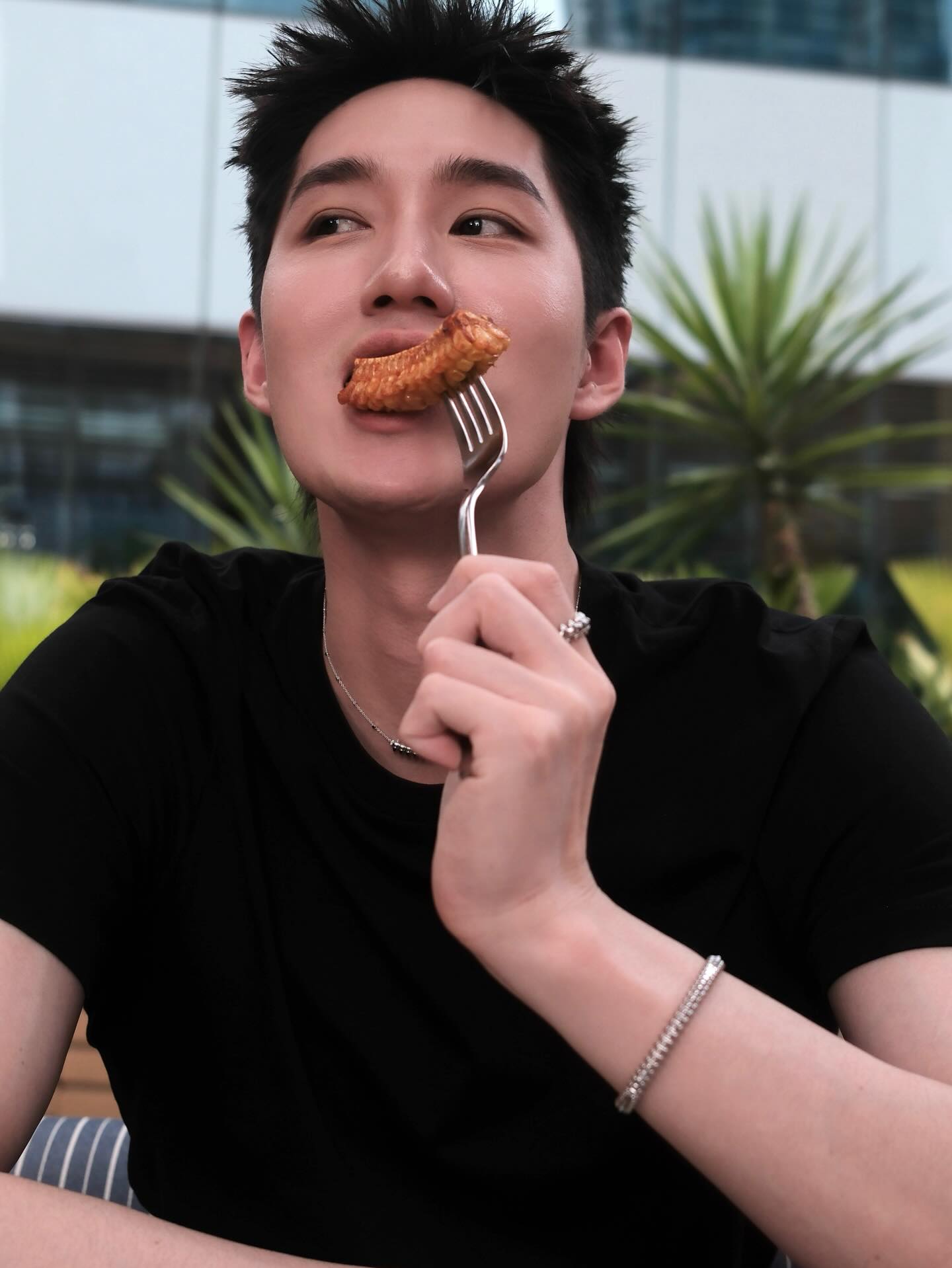 ต่อ - ธนภพ ลีรัตนขจร