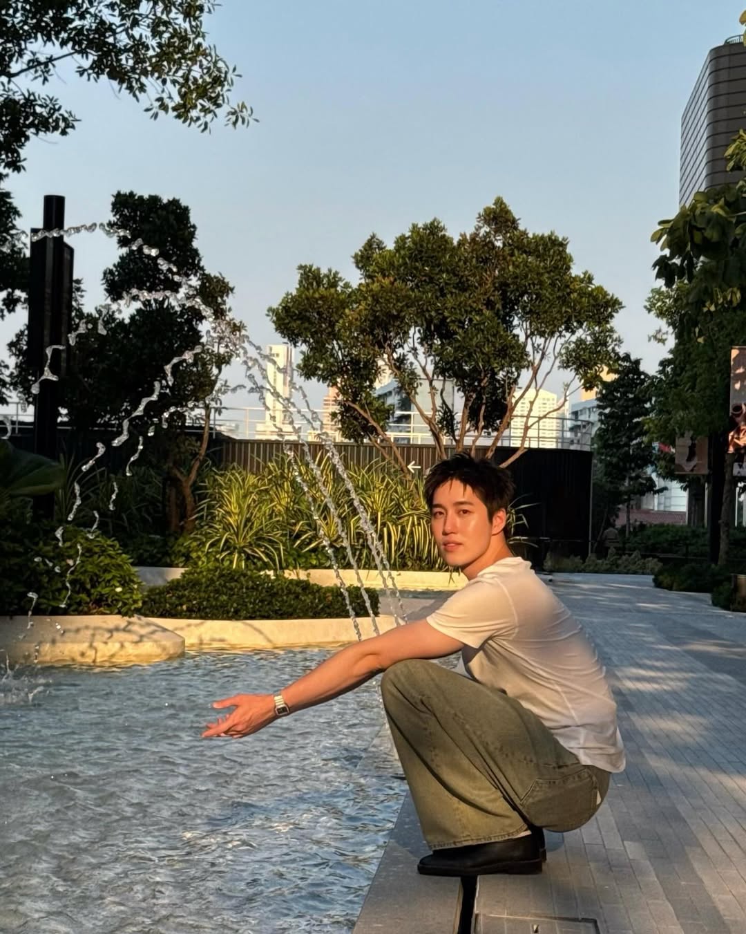 ต่อ - ธนภพ ลีรัตนขจร