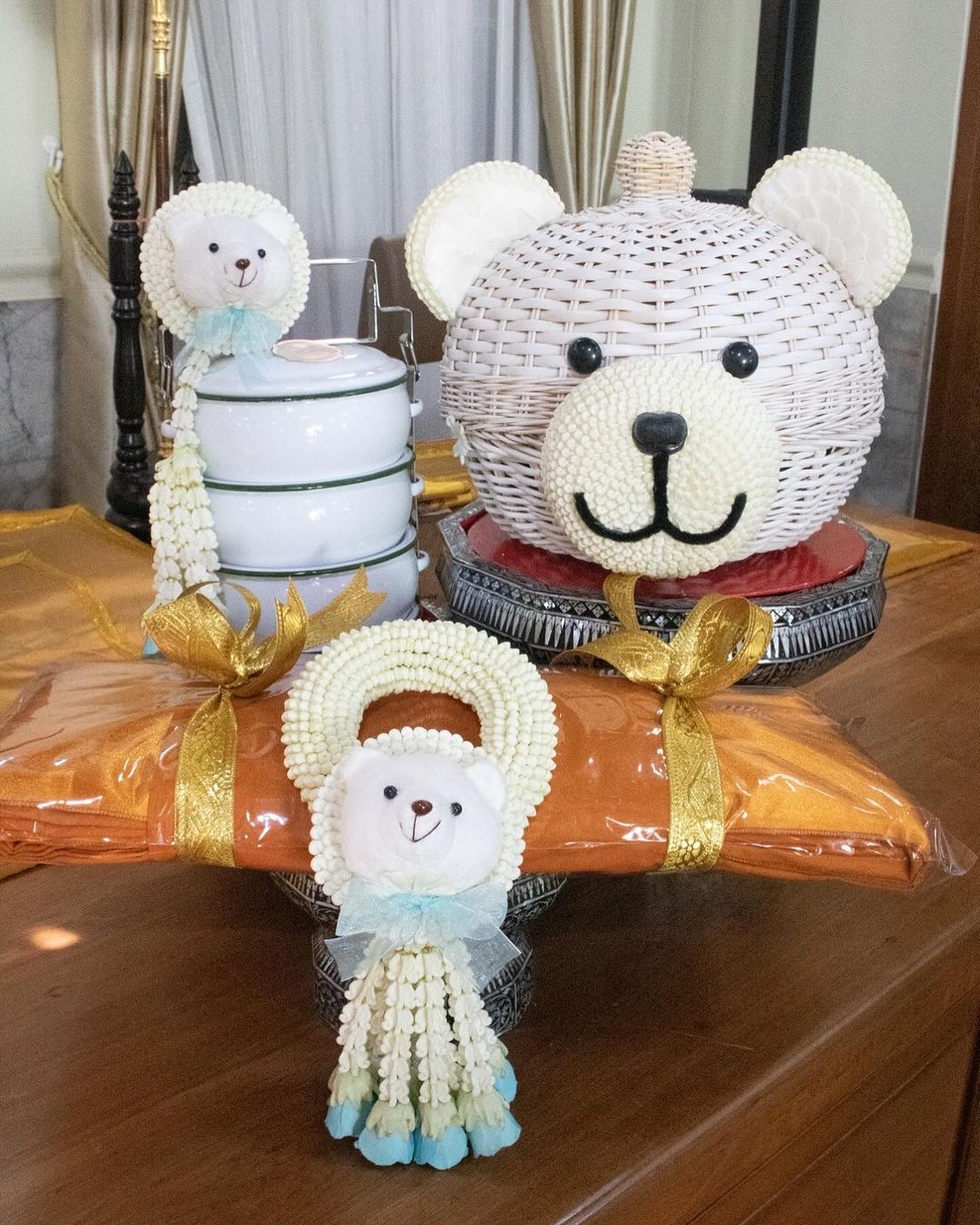จุ๋ย - วรัทยา นิลคูหา