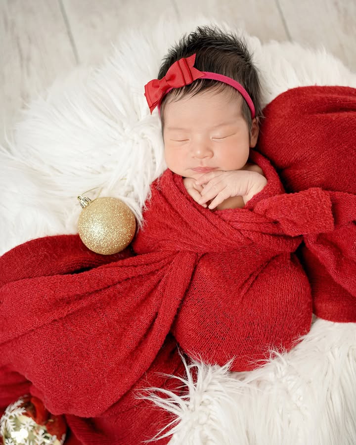 จุ๋ย - วรัทยา นิลคูหา