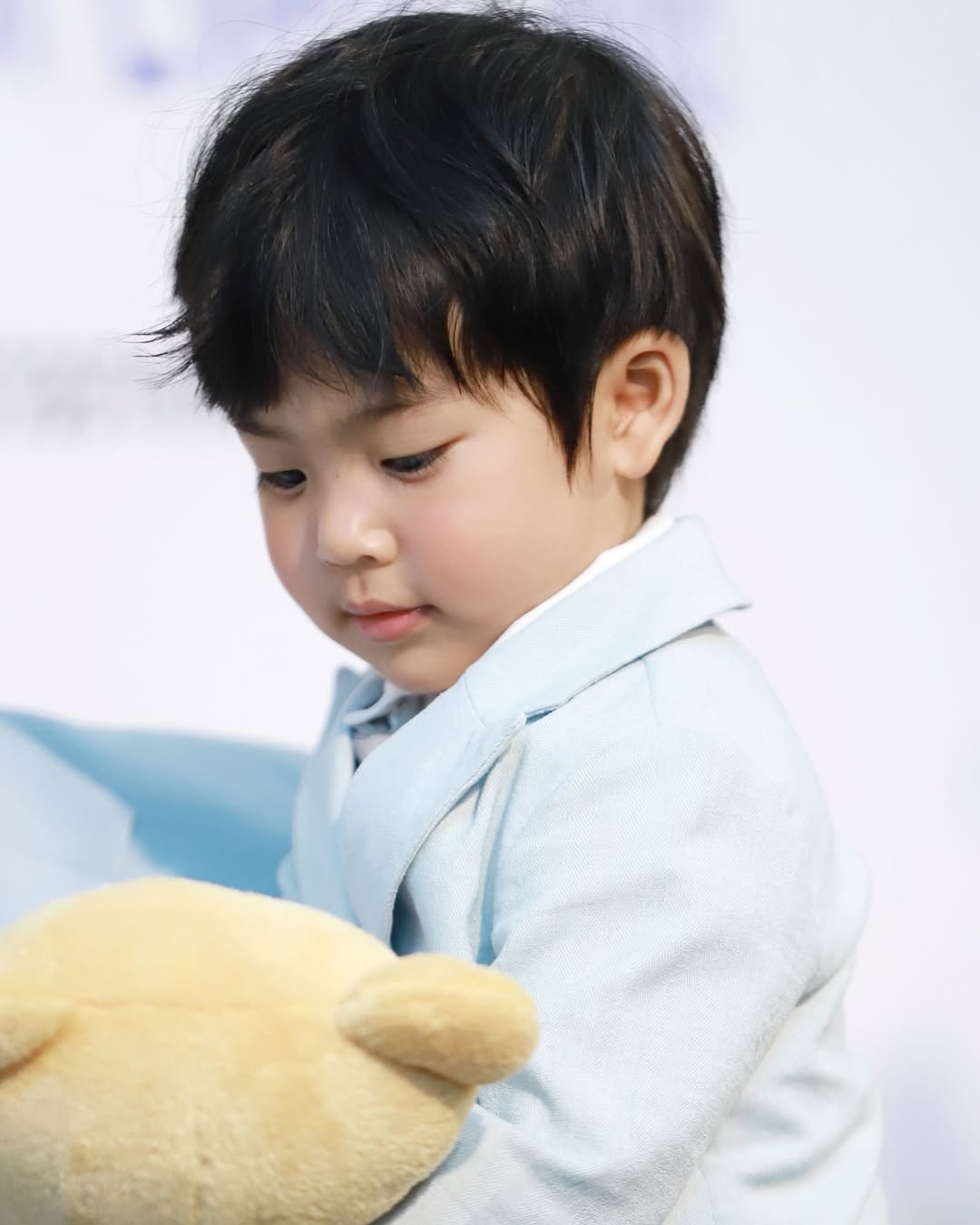 จุ๋ย - วรัทยา นิลคูหา