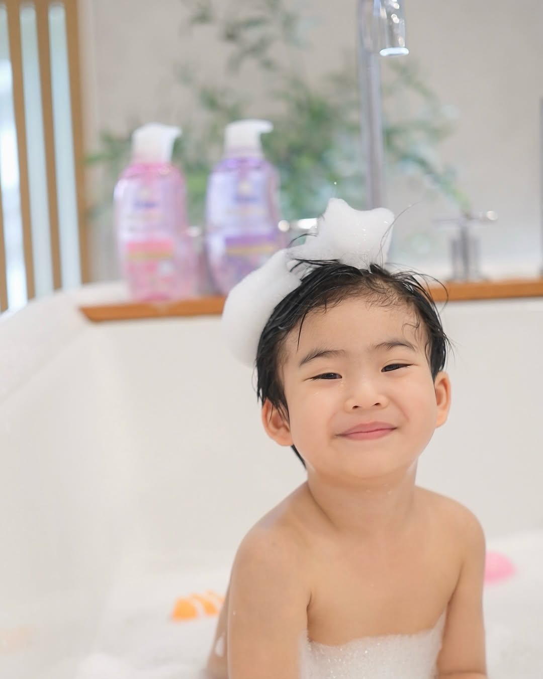 จุ๋ย - วรัทยา นิลคูหา