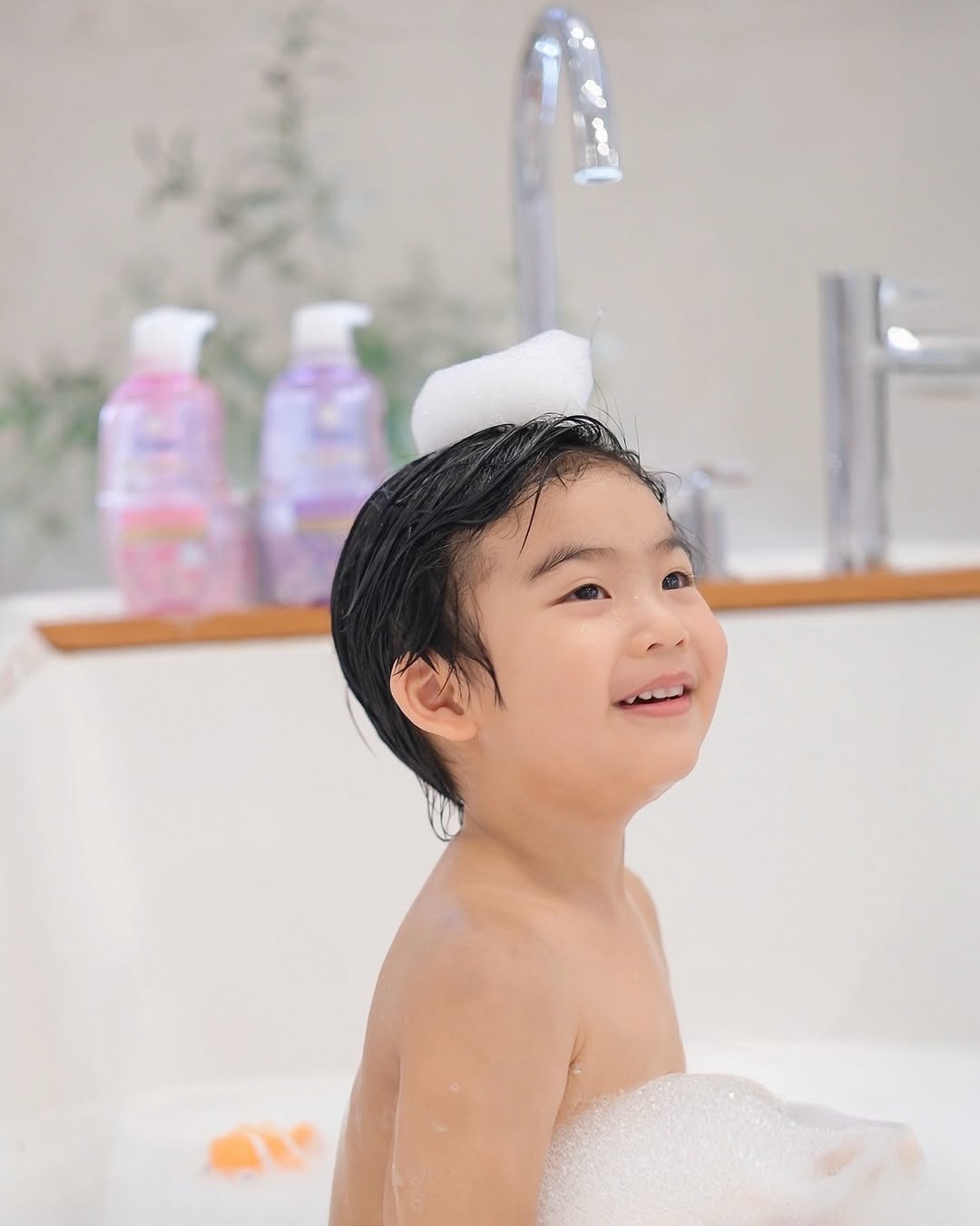 จุ๋ย - วรัทยา นิลคูหา