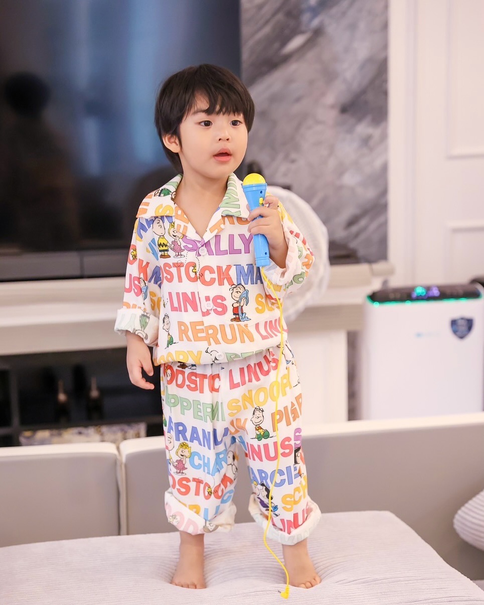 จุ๋ย - วรัทยา นิลคูหา