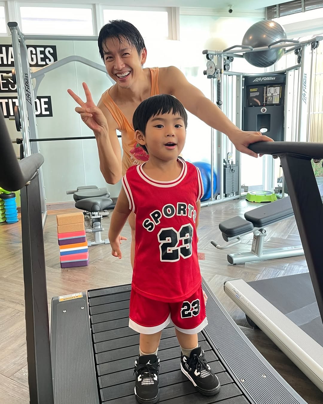 จุ๋ย - วรัทยา นิลคูหา