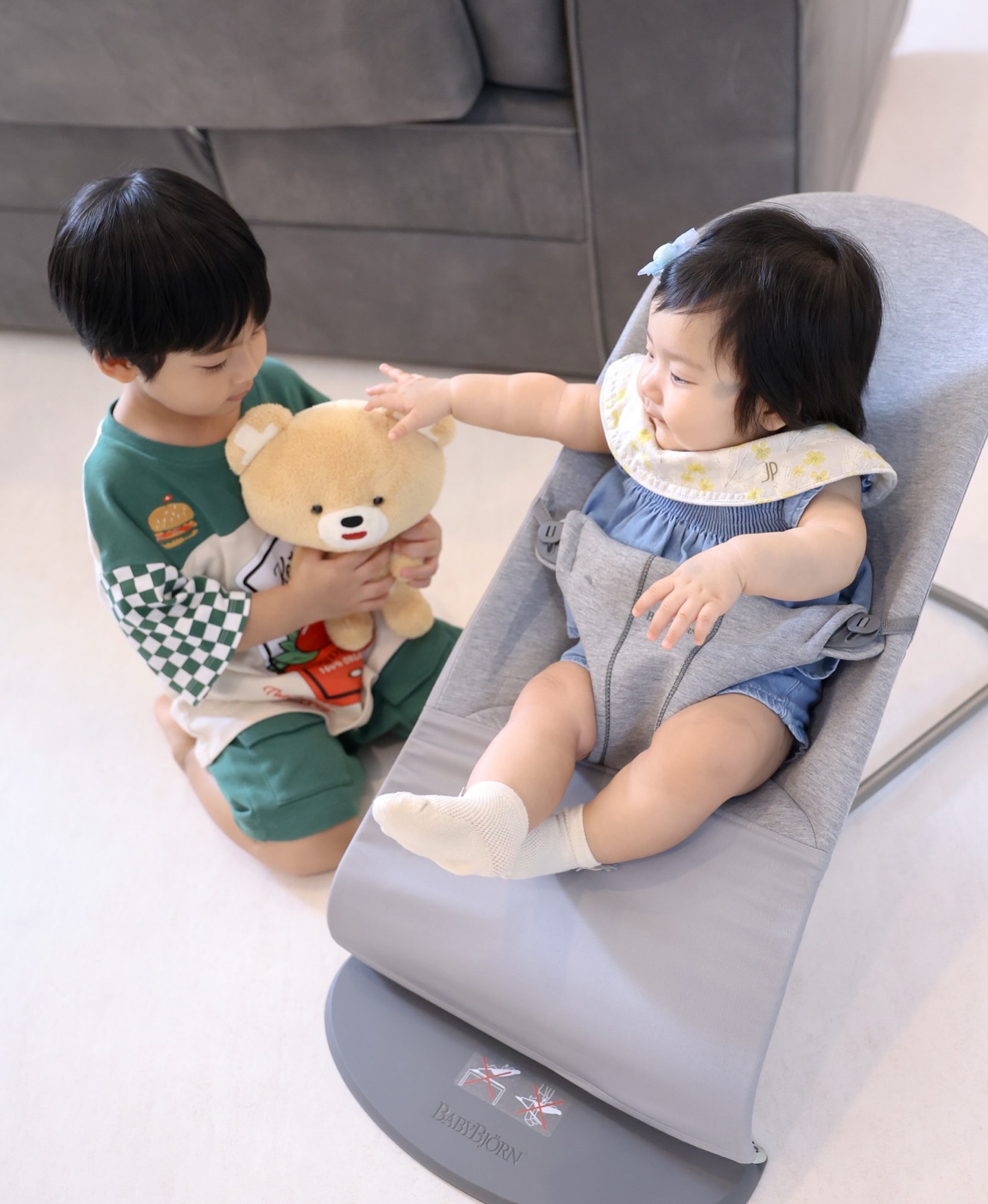 จุ๋ย - วรัทยา นิลคูหา