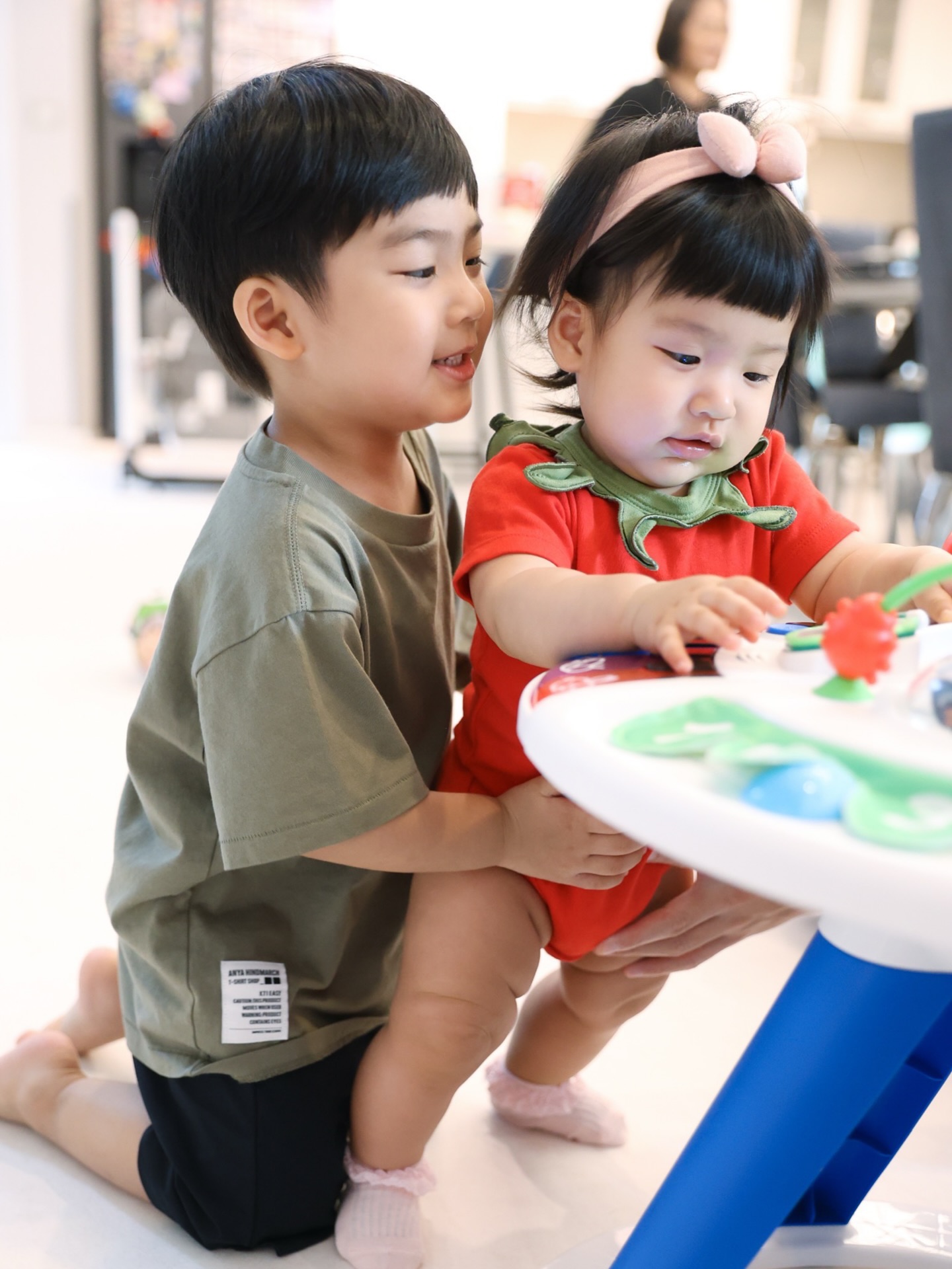 จุ๋ย - วรัทยา นิลคูหา