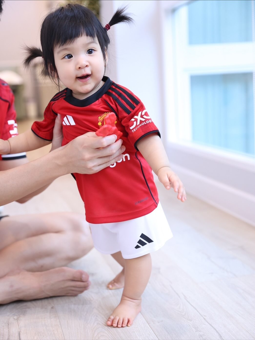 จุ๋ย - วรัทยา นิลคูหา