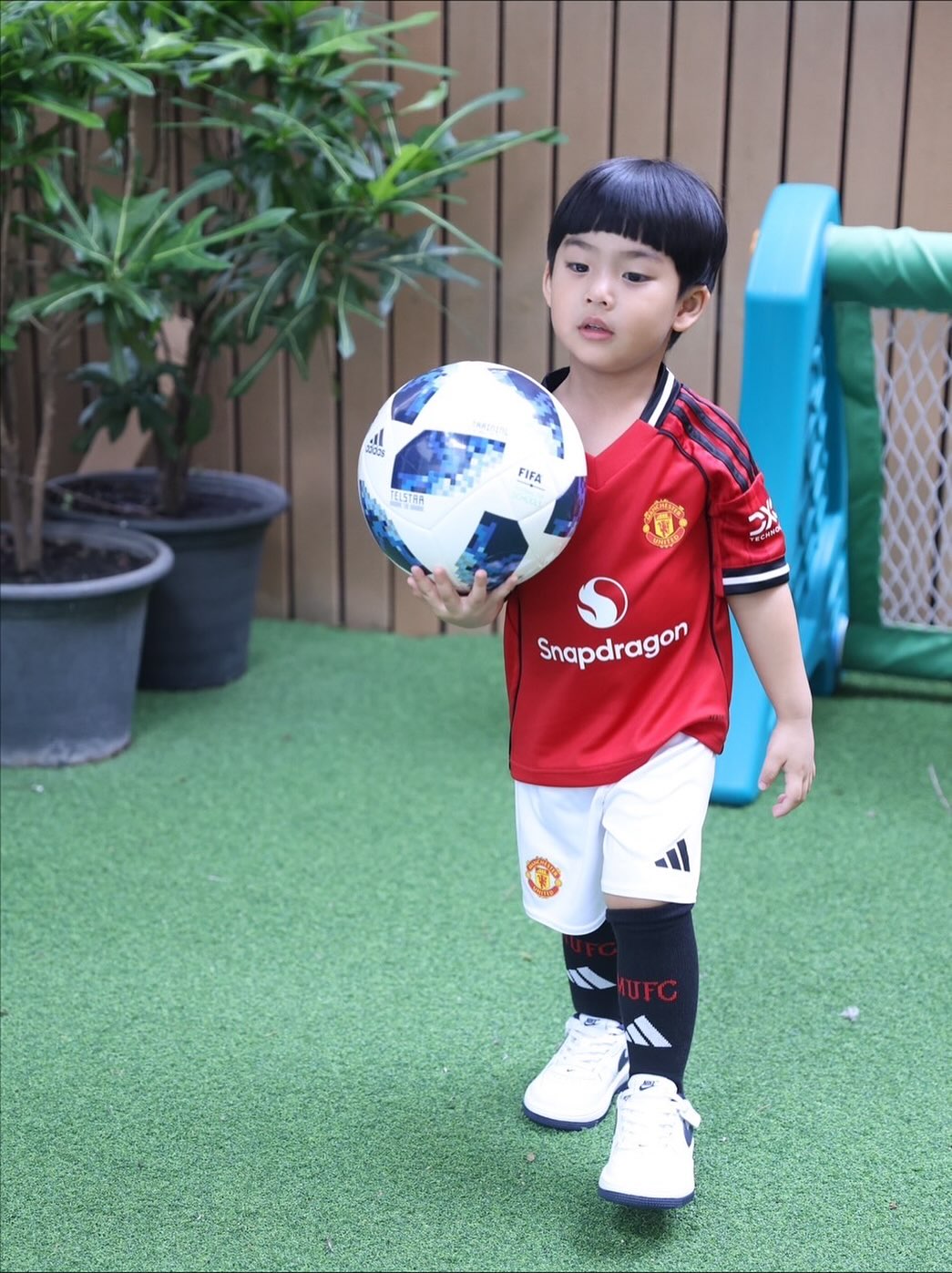 จุ๋ย - วรัทยา นิลคูหา