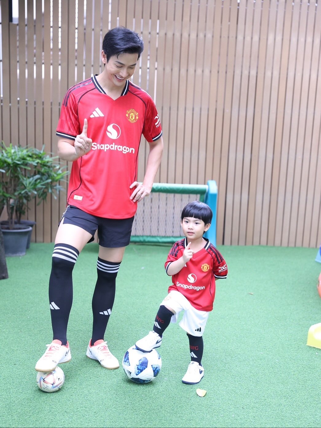 จุ๋ย - วรัทยา นิลคูหา