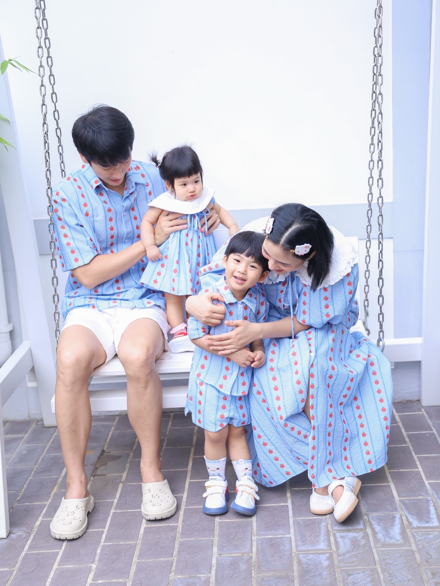 จุ๋ย - วรัทยา นิลคูหา