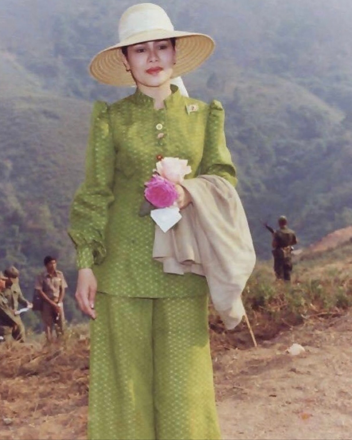 จุ๋ย - วรัทยา นิลคูหา