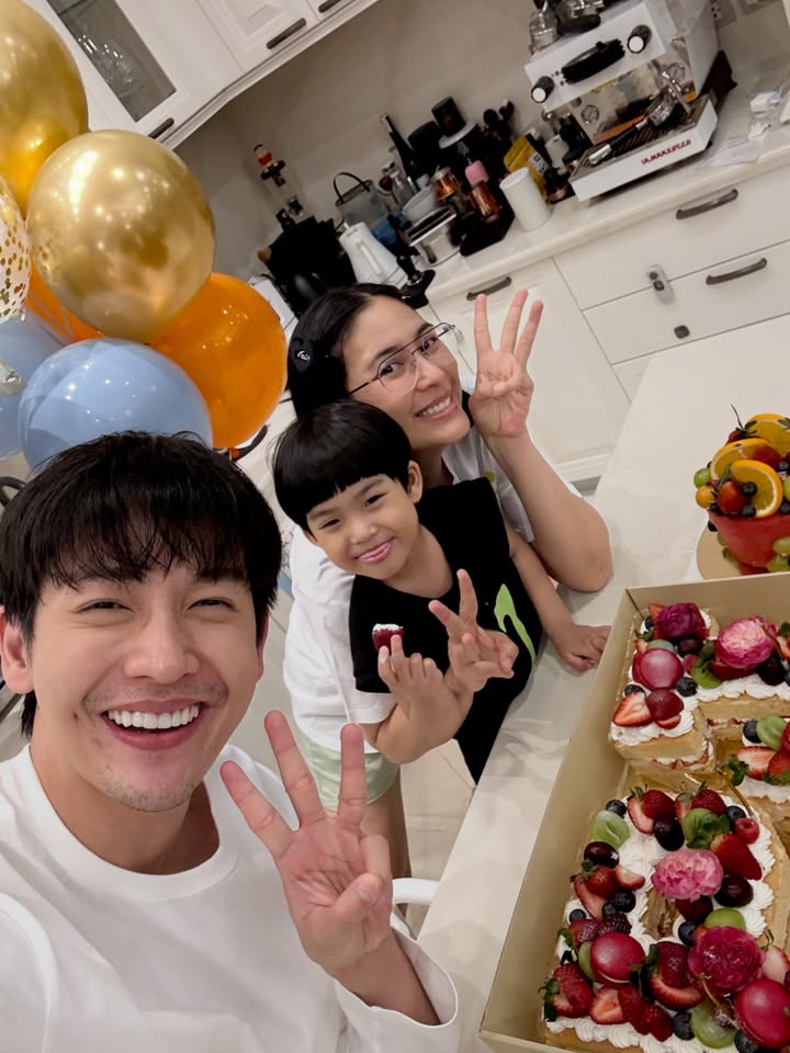 จุ๋ย - วรัทยา นิลคูหา