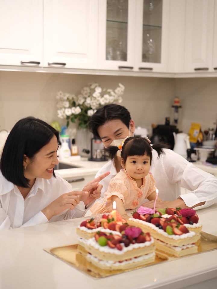 จุ๋ย - วรัทยา นิลคูหา