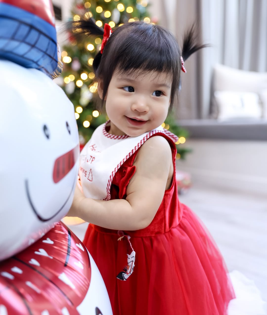 จุ๋ย - วรัทยา นิลคูหา