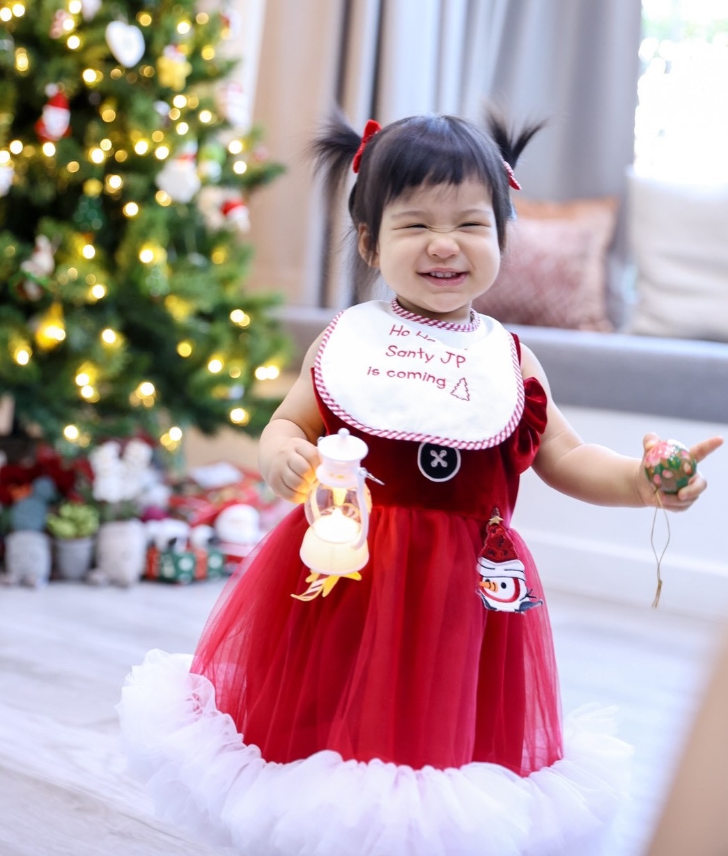 จุ๋ย - วรัทยา นิลคูหา