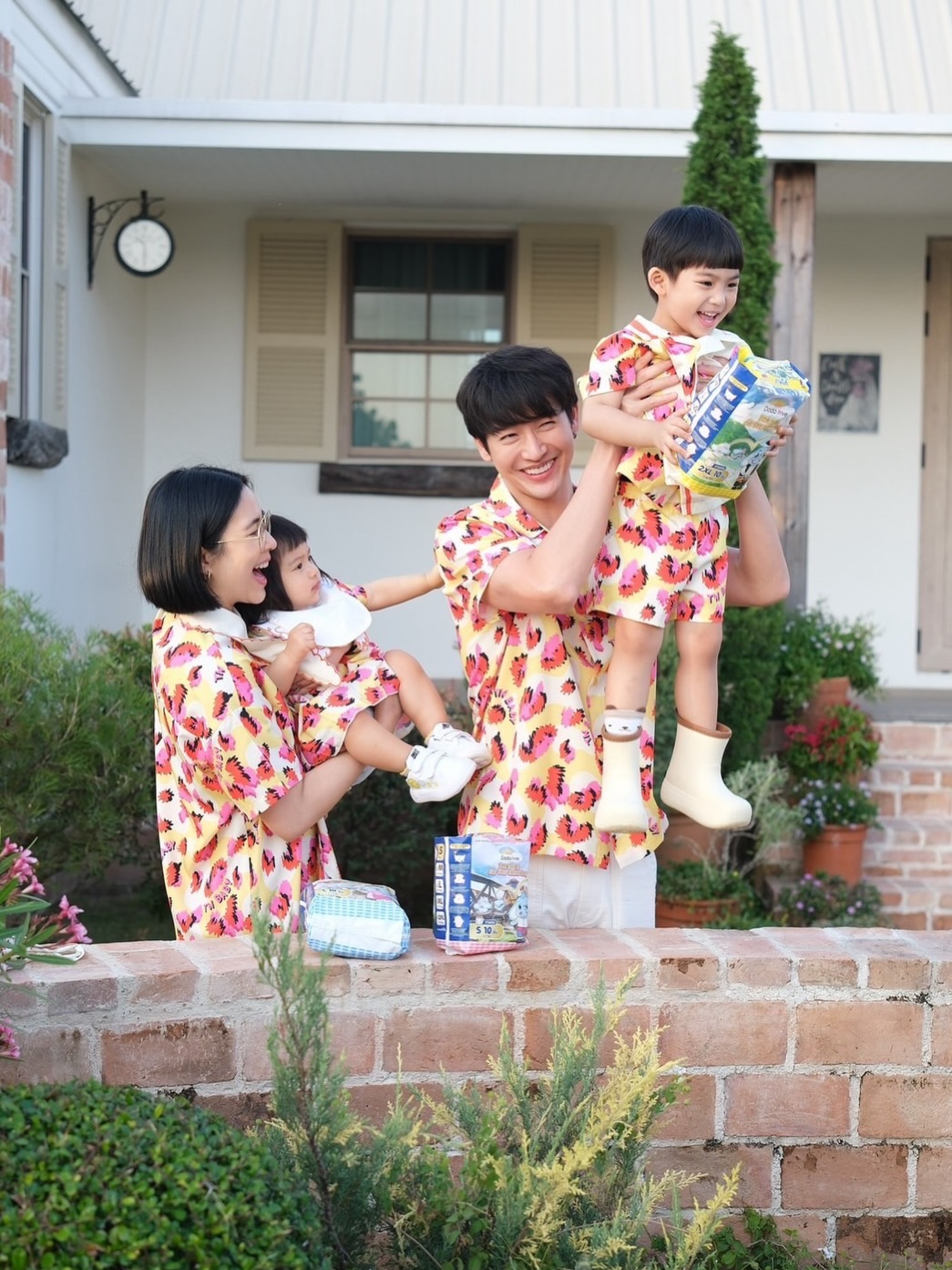 จุ๋ย - วรัทยา นิลคูหา