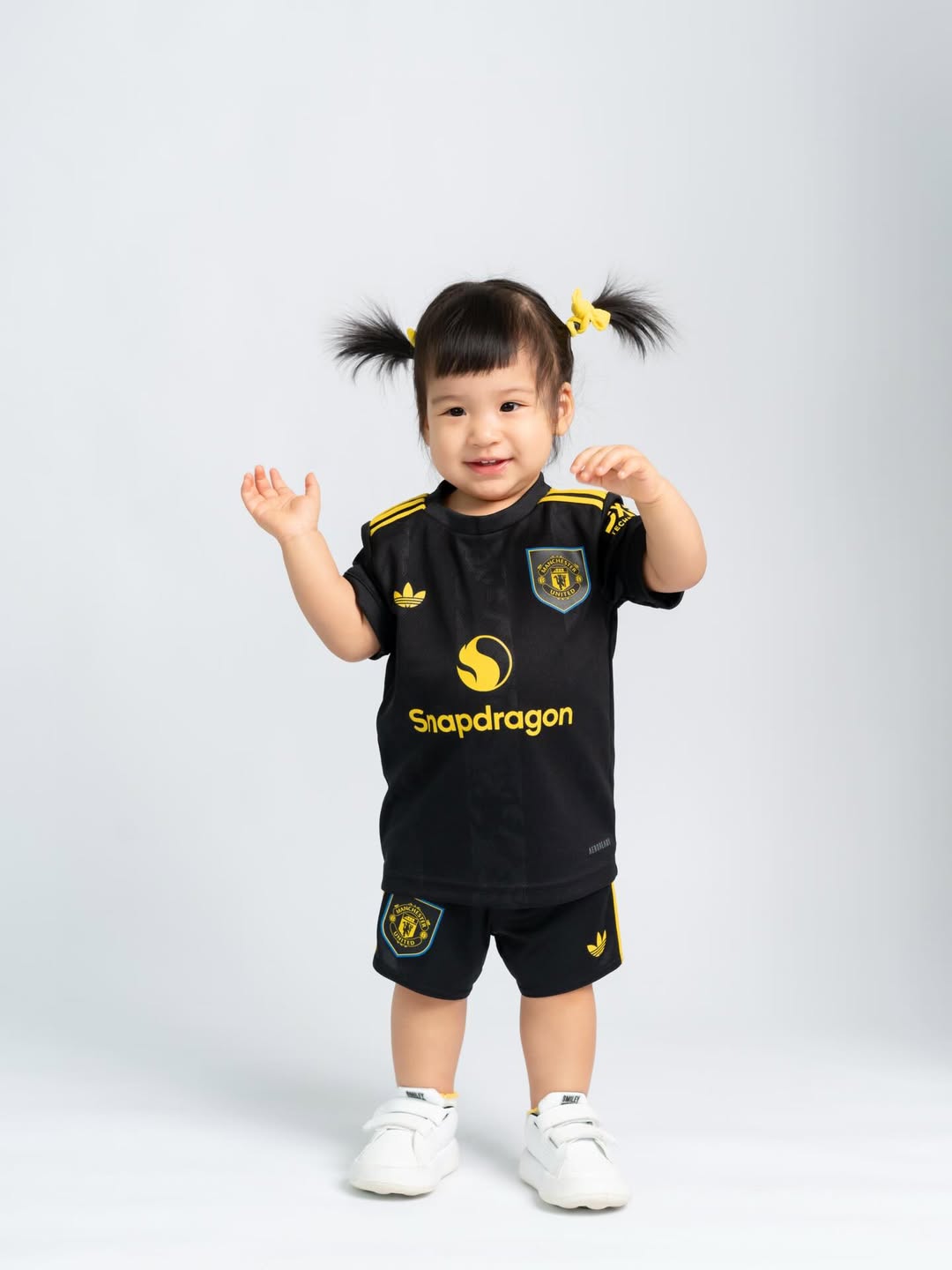 จุ๋ย - วรัทยา นิลคูหา