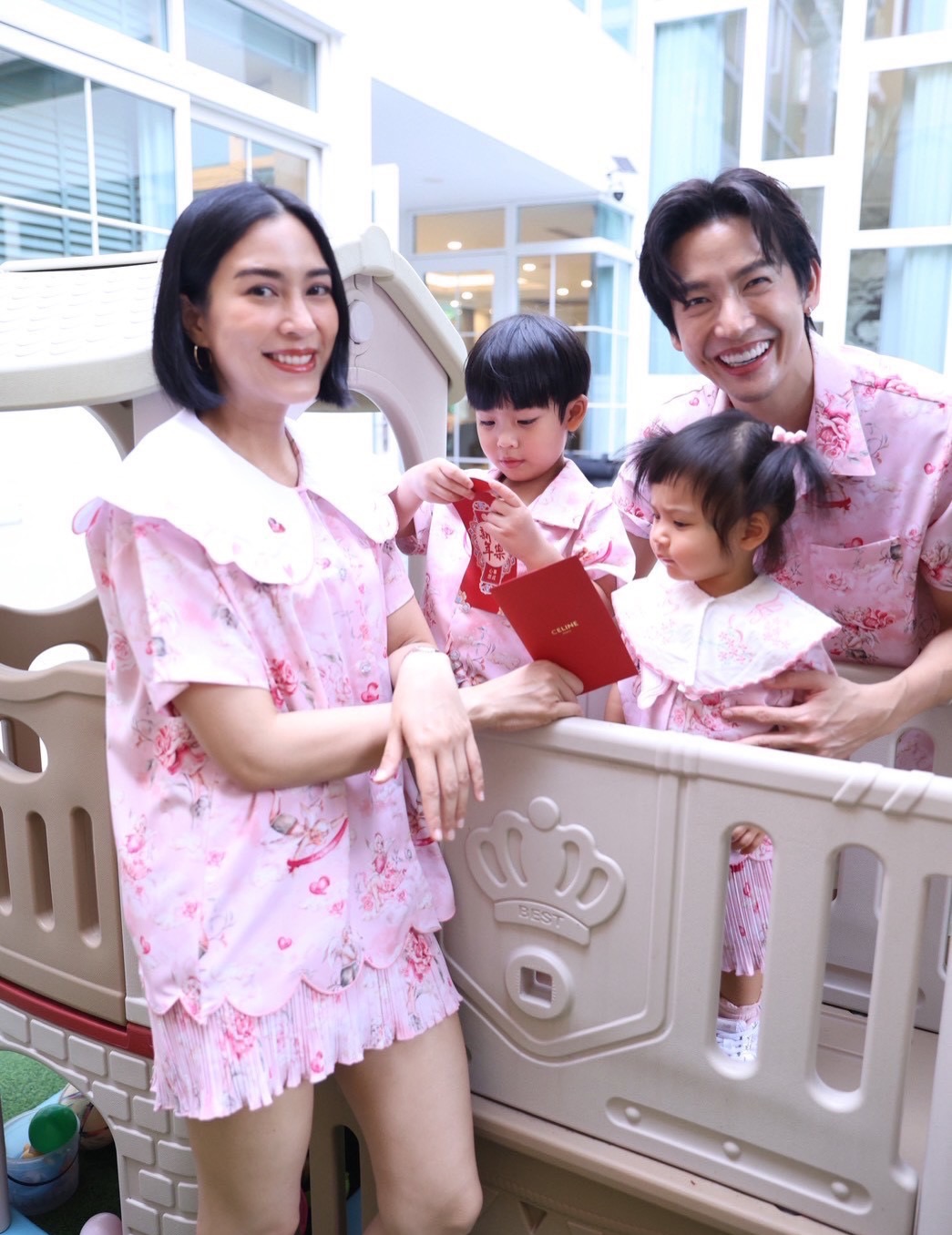 จุ๋ย - วรัทยา นิลคูหา