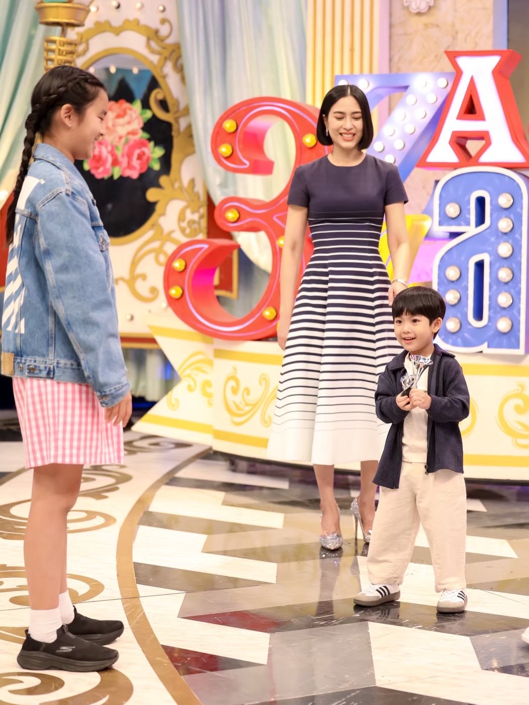 จุ๋ย - วรัทยา นิลคูหา