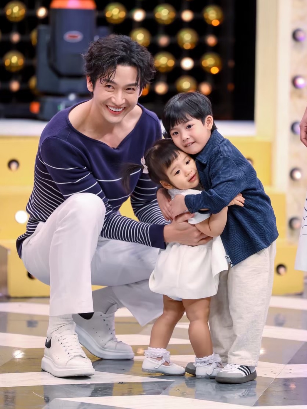 จุ๋ย - วรัทยา นิลคูหา